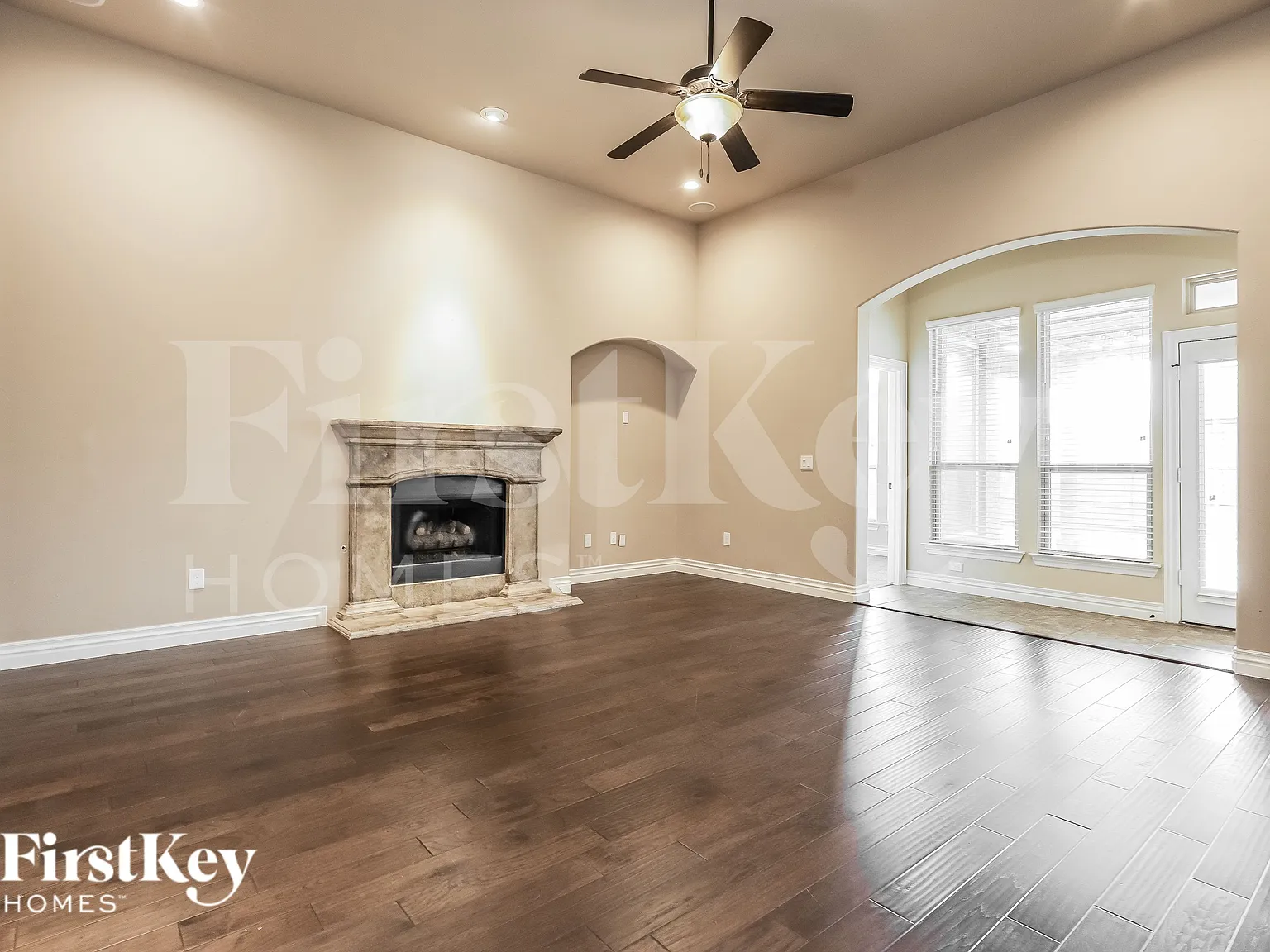 3 bed, 2.5 bath, 2408 sqft, $2,220 — Photo 3