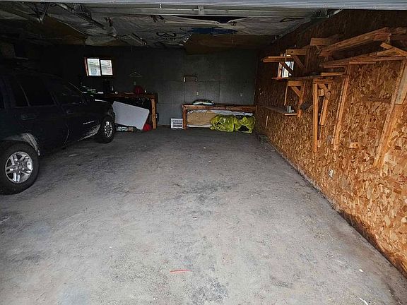 4th image of 509 22nd Ave W #2