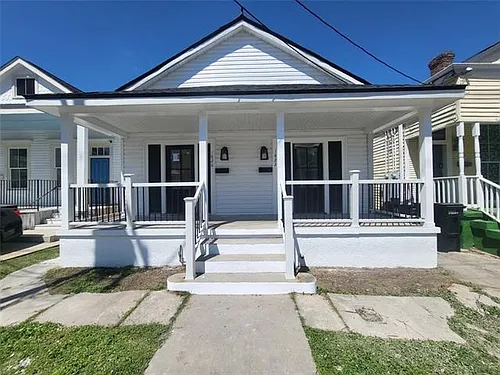 1820 Cambronne St Photo 1