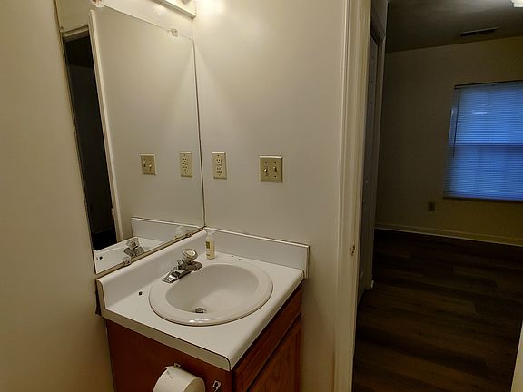 5th image of 813 Apperson Dr #10