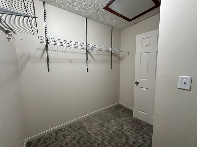7016 Wembley Ct — Photo 36