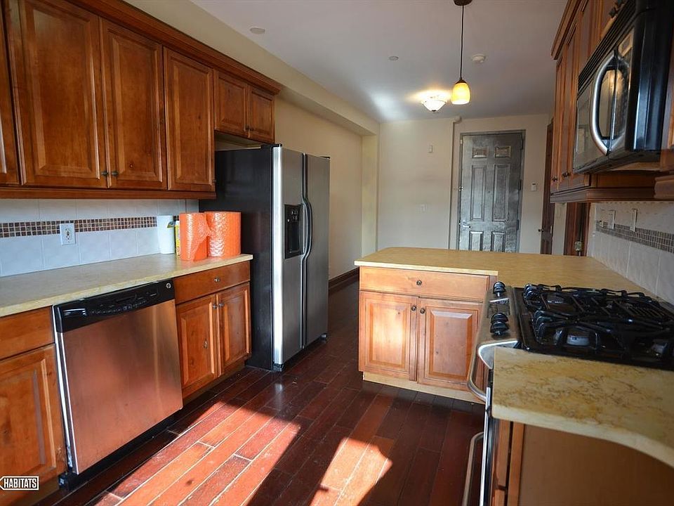 1st image of 12-14 31st Ave #4