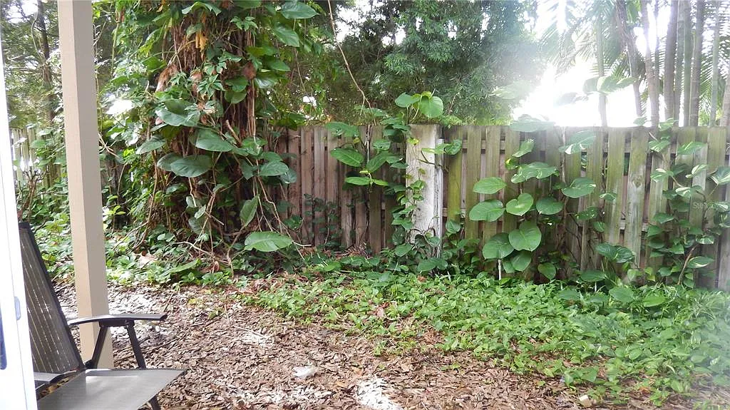 2 bed, 1.0 bath, 852 sqft, $1,695 — Photo 2