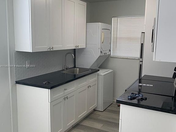 2nd image of 405 SE 23rd Ave APT A