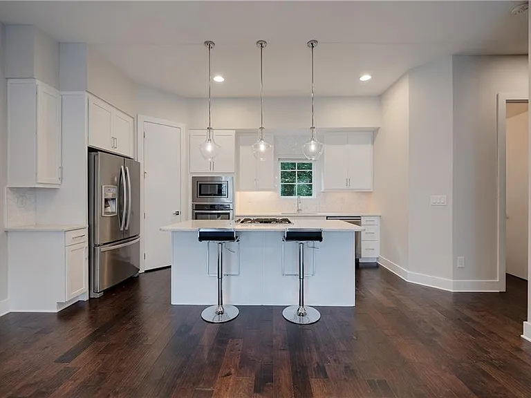 733 Taylor Ct NE — Photo 14