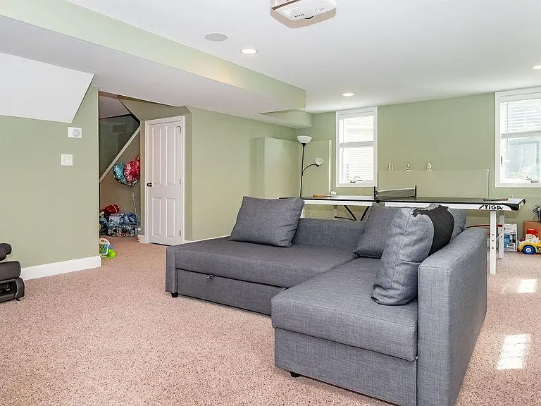 25 Village Dr — Photo 34