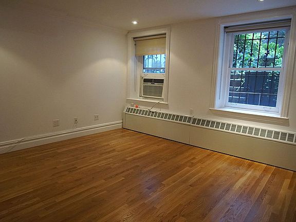 4th image of 168 Waverly Pl #1