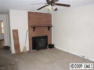 4th image of 3049 Iredell Dr