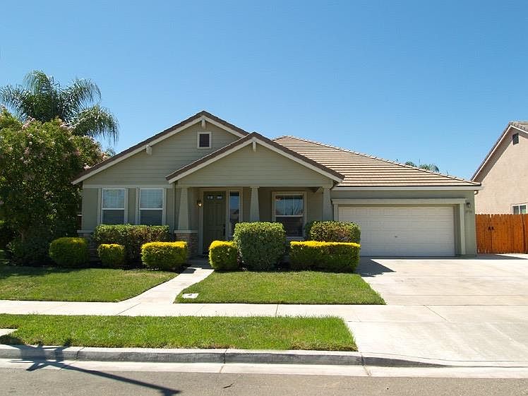 1st image of 3738 Skeena Ave