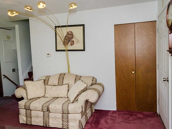 4th image of 598 Onandago Ave