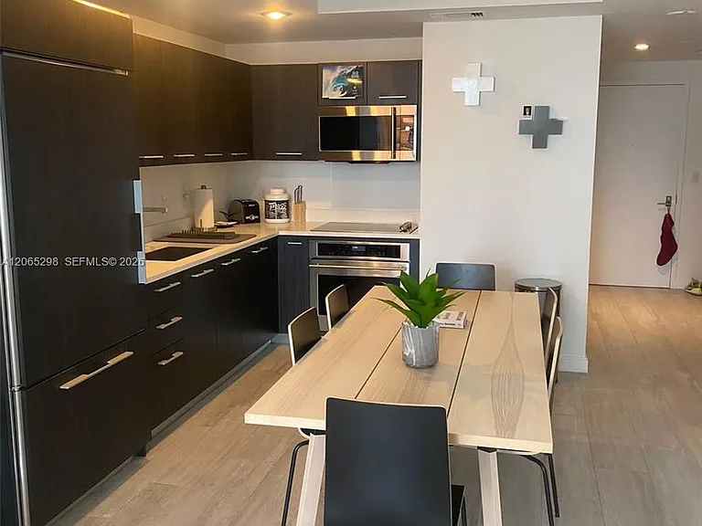 45 SW 9th St #1005 — Photo 26