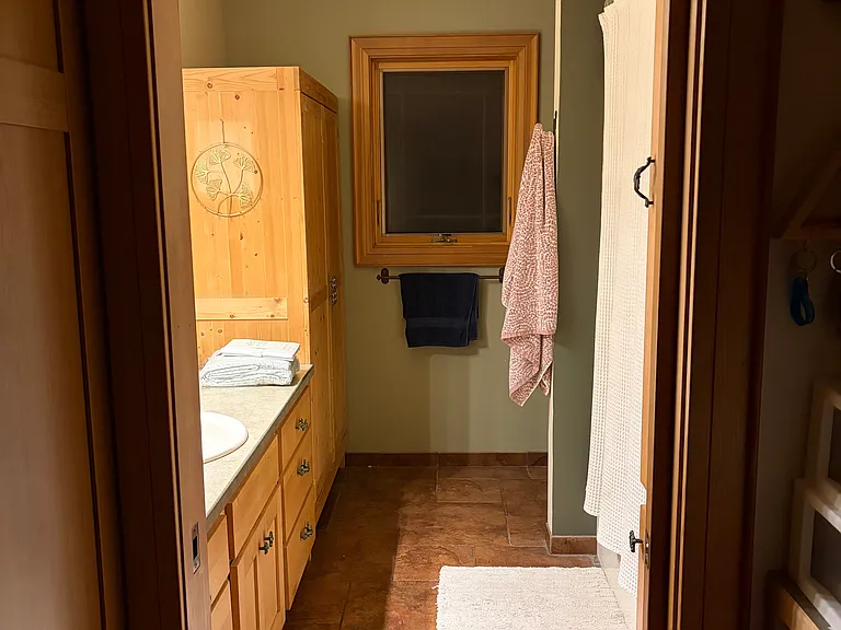 Main floor bath.