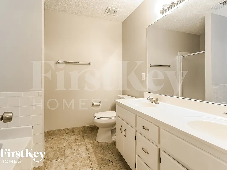 120 Kent Dr — Photo 11