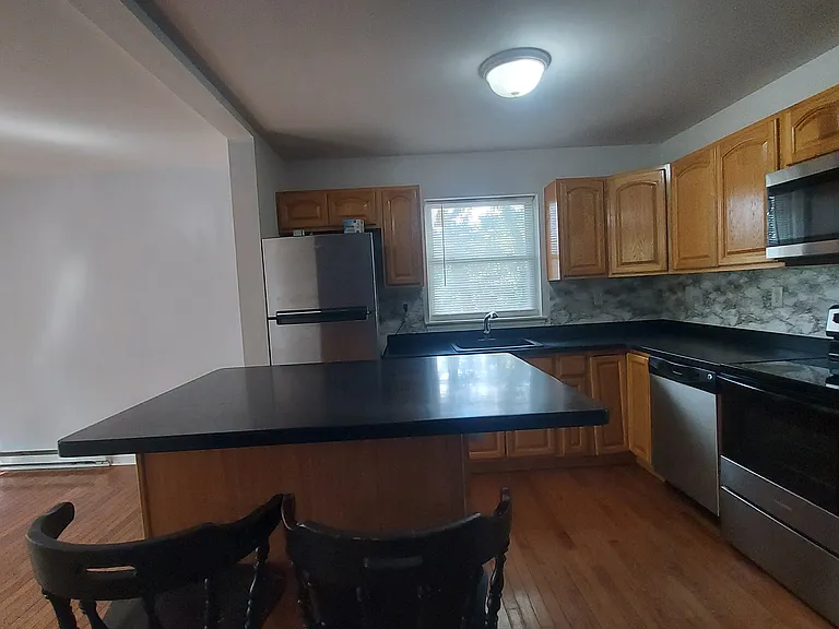 10 Hillcrest St #B — Photo 11