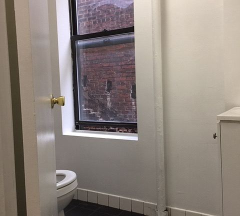 5th image of 210 Thompson St APT 5CN