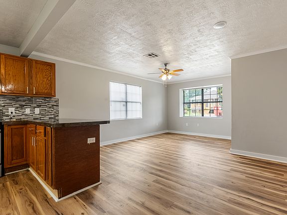 4th image of 210 Gelpi Dr
