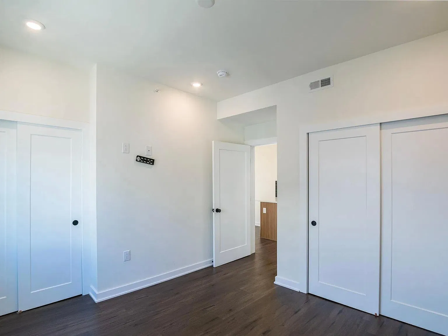 1838 E York St — Photo 3