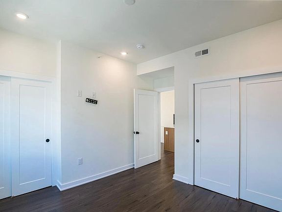 3rd image of 1838 E York St #2