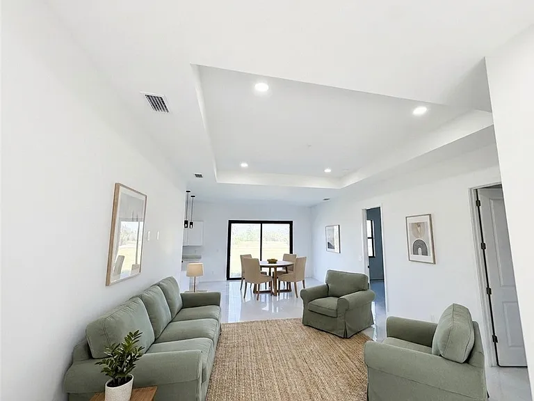 3032 NW 41st Ave — Photo 5