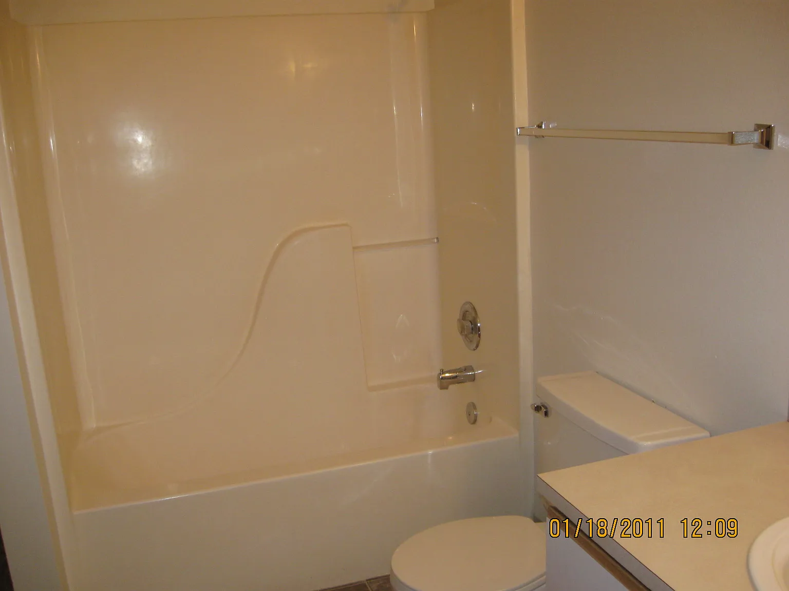 2 bed, 1.0 bath, 925 sqft, $1,400 — Photo 4