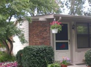 224 Waterbury Ct, Westland, MI 48186