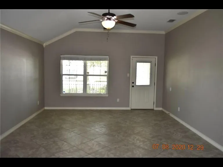 2105 Oak View Dr — Photo 8