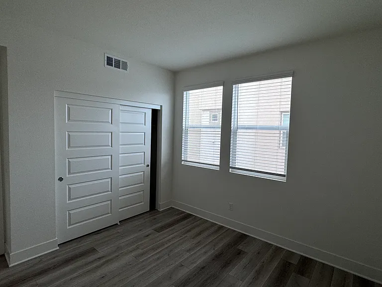 10602 Hud Ct — Photo 6