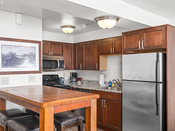 5th image of 88416 1st Ave #322