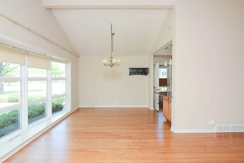 Appealing 3 Bed, 1.5 Bath at Central Ave + Reba St (Morton Grove) — Photo 4