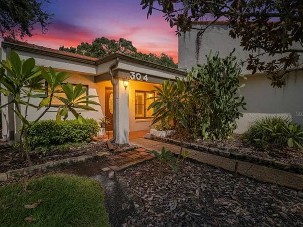 304 Valencia Ct N, Plant City, FL 33566