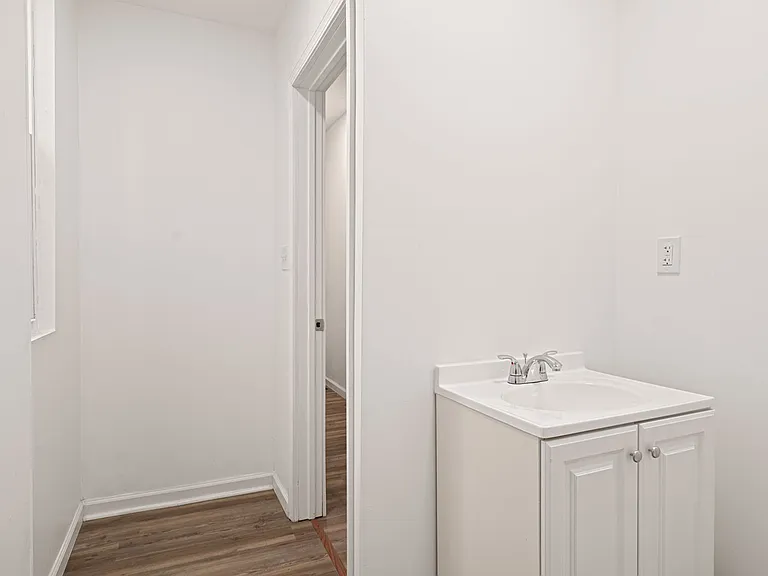 321 Kennedy Ave — Photo 14