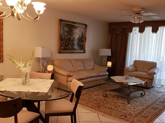 2nd image of 501 NE 14th Ave APT 202