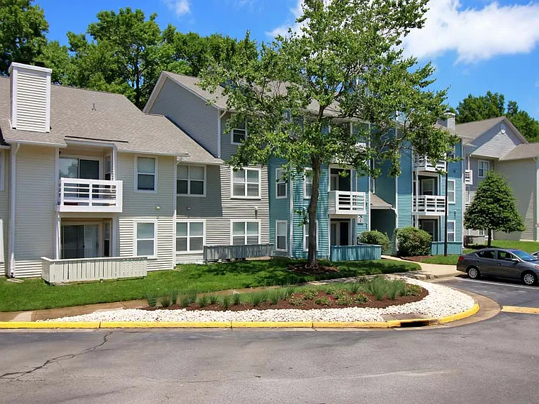 Runaway Bay Apartments — Photo 42