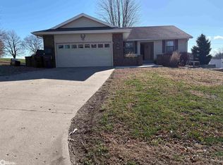 2304 Ridgeway Ave, Oskaloosa, IA 52577