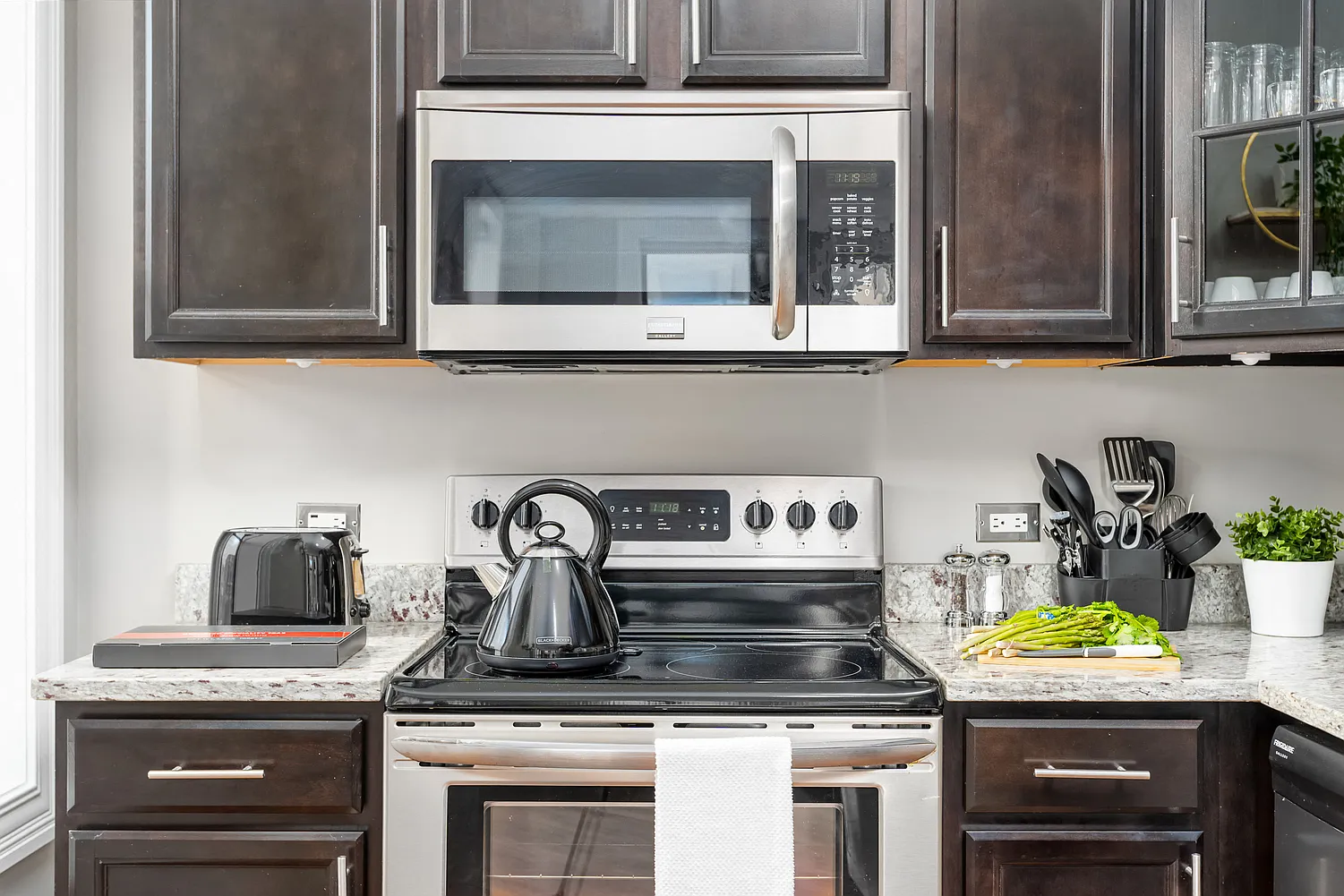 Somerset Place Apartments — Photo 3