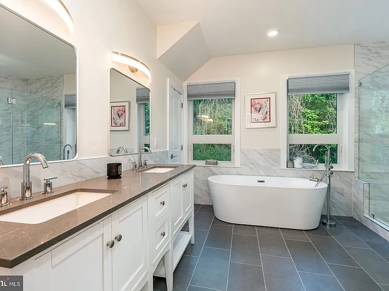 239 Lyceum Ave — Photo 27