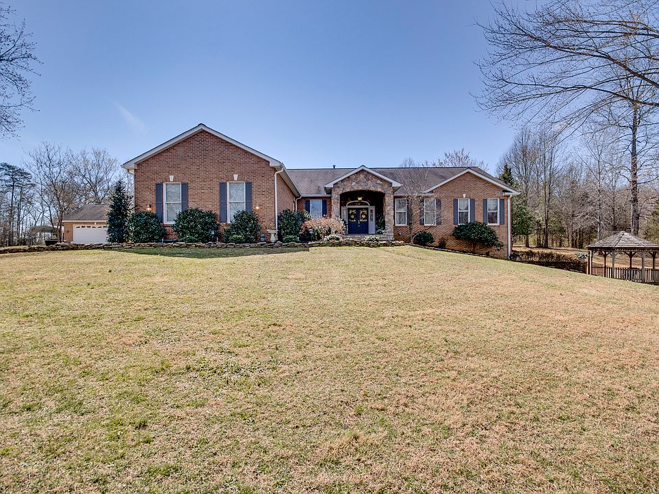 1st image of 110 Crown Manor Dr