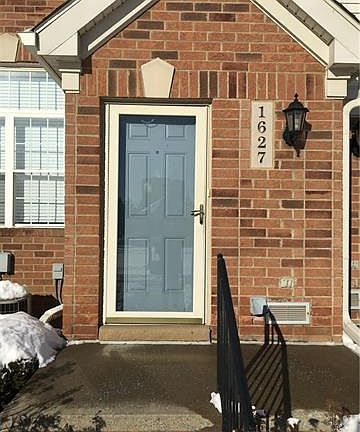 3rd image of 1627 Campau Farms Cir