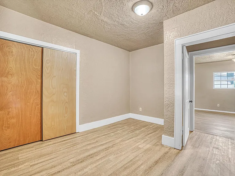1508 N Crain St — Photo 14