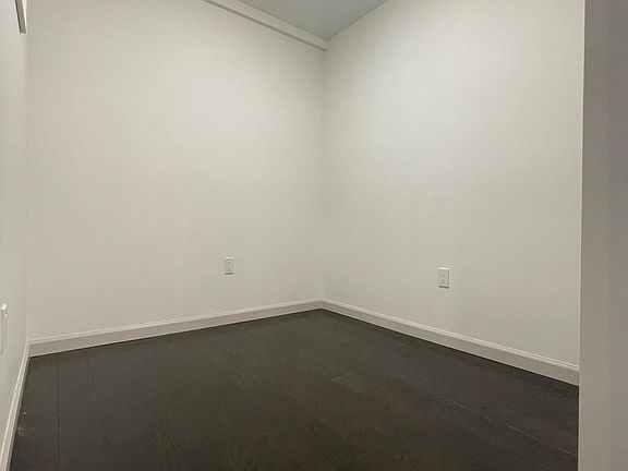 5th image of 14438 35th Ave APT 6C