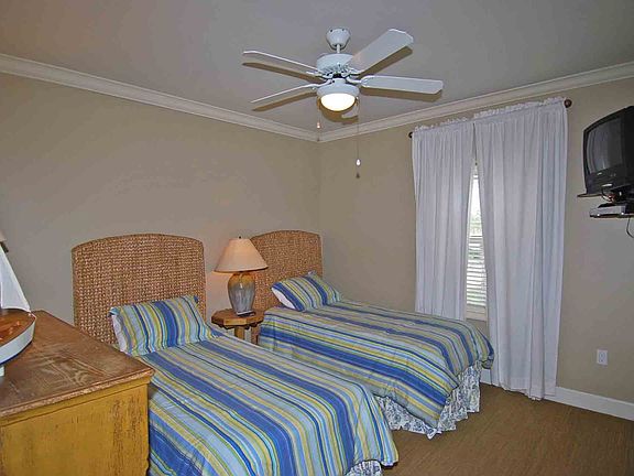 guest bedroom 1