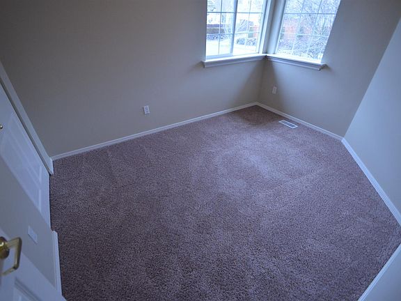 5th image of 18314 Tahoma St SE
