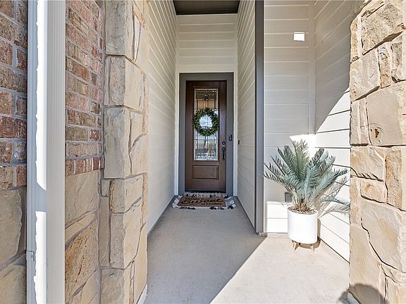 3rd image of 5123 Maroon Creek Dr