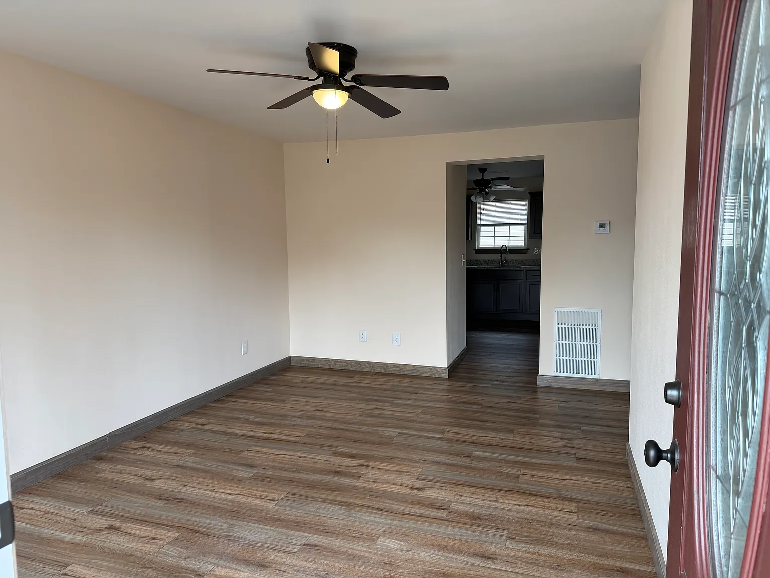 2 bed, 768 sqft, $1,125 — Photo 2
