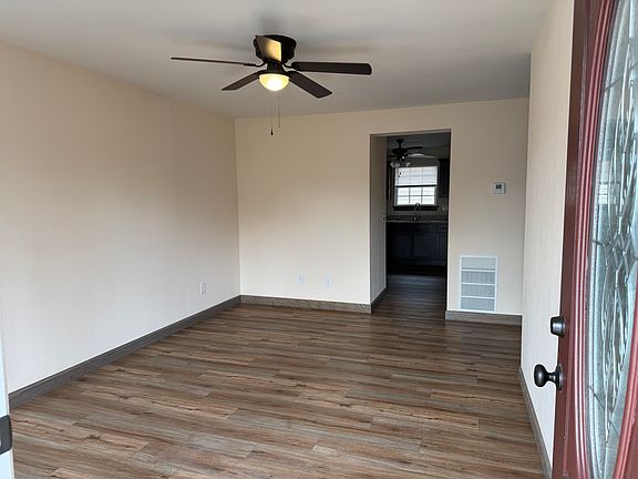 2nd image of 513 Gillham St