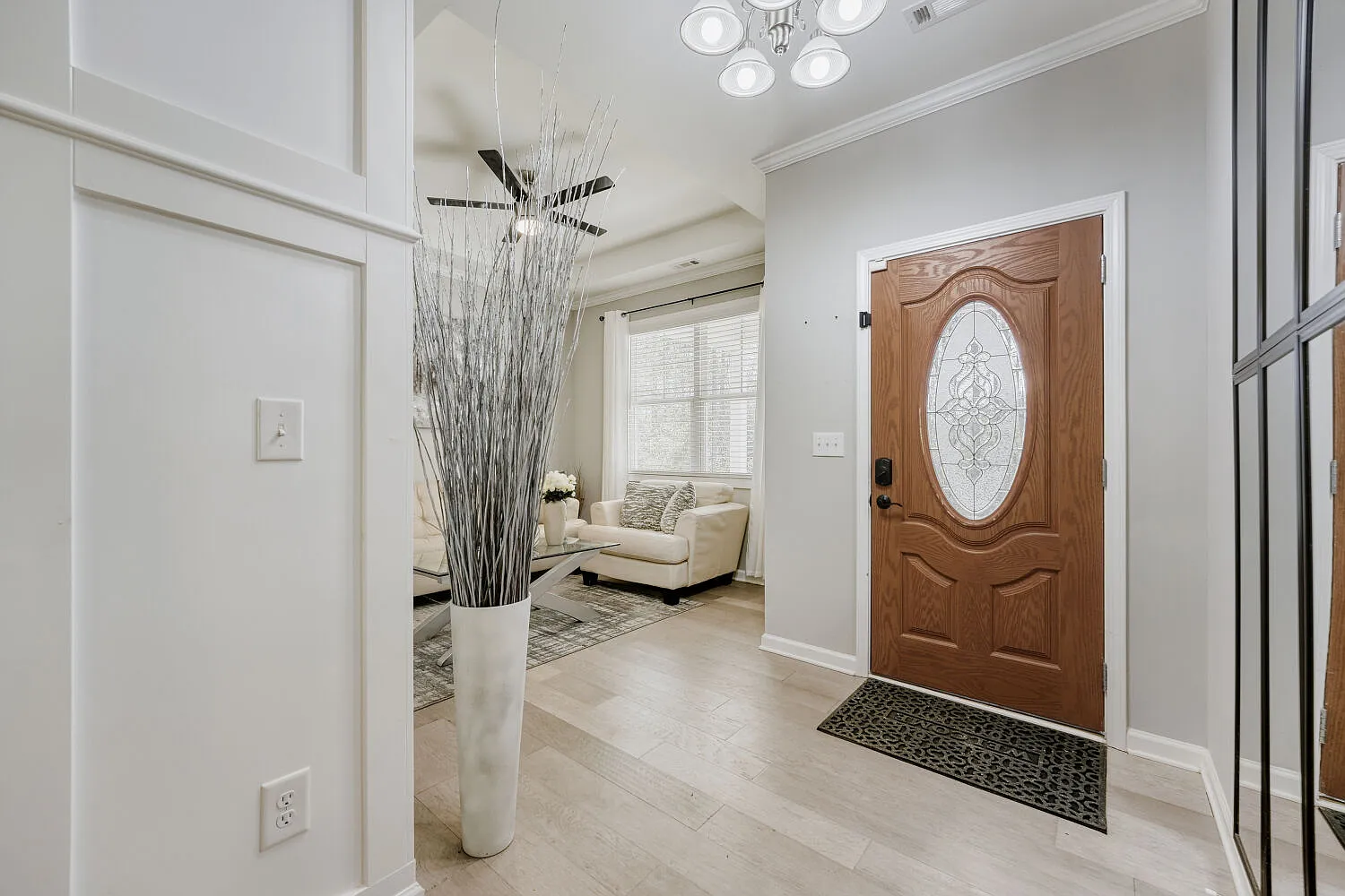 4 bed, 2343 sqft, $2,595 — Photo 1