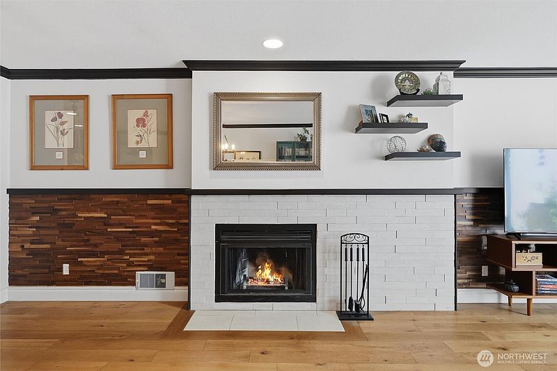 4th image of 17001 Inglewood Road NE #N208