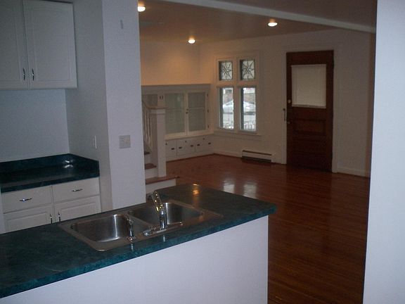 2nd image of 403 Lafayette Ave APT 1