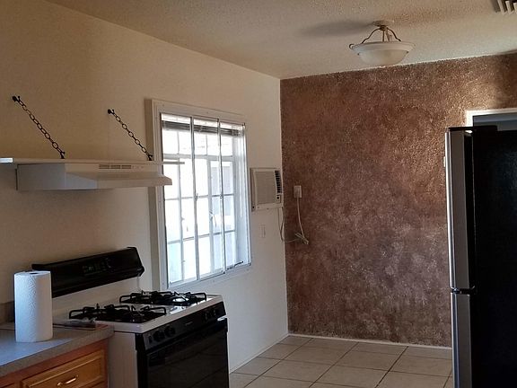 5th image of 110 E Gladden Dr