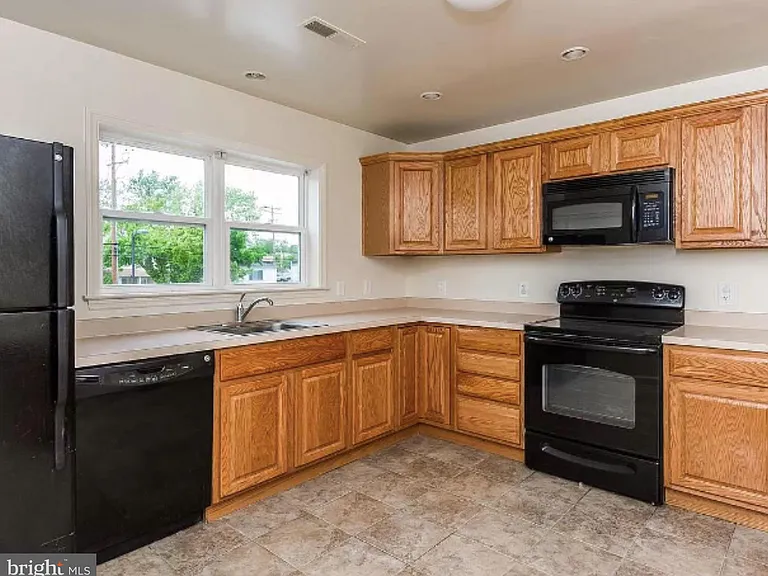5235 Crowson Ave #6 — Photo 35